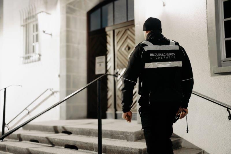 Nachtkontrolle durch Sicherheitsdienst